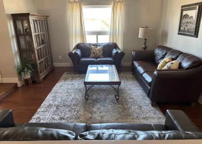 Spacious Kierland Oasis With Pool Heater, Spa, Bbq Holiday home *